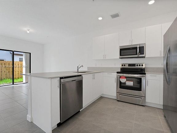 4th image of 282 SW 159th Pl