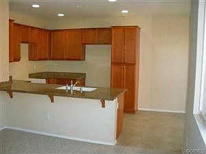 4th image of 27518 Hazelhurst St Unit 3