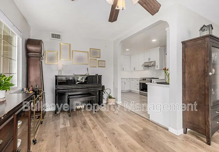 4232 N 10th St — Photo 12
