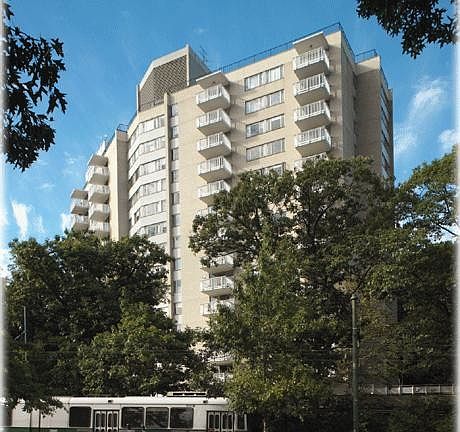 5th image of 1550 Beacon St #1412