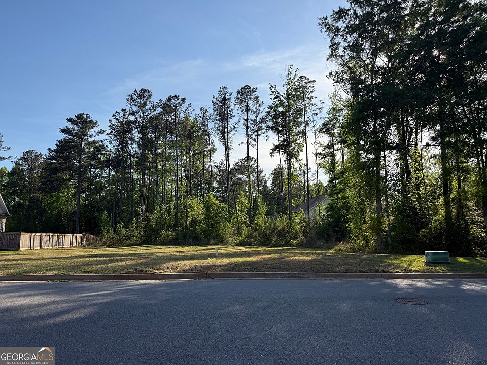 1st image of 101 Camden Trce