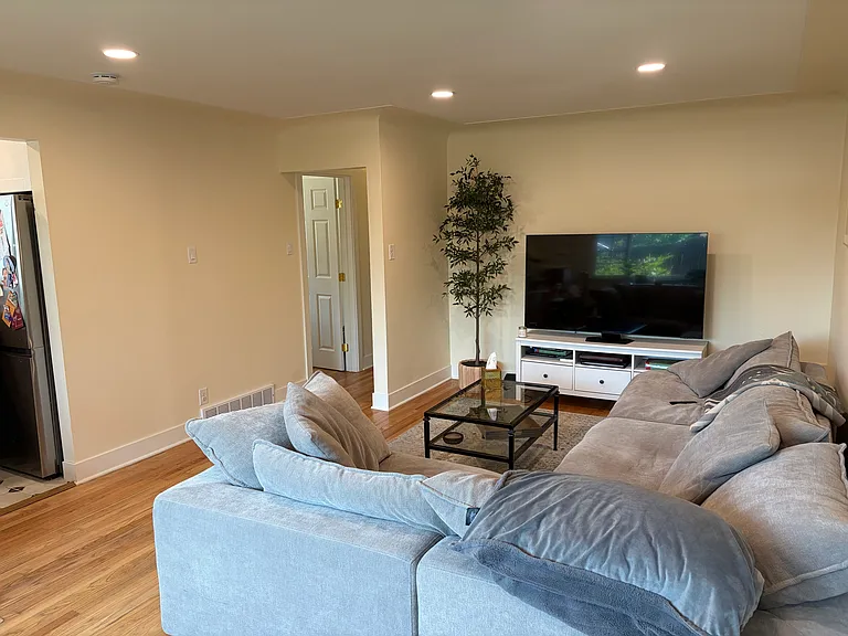 1379 Stuart St — Photo 3
