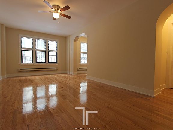 3rd image of 425 W Roscoe St #Two01