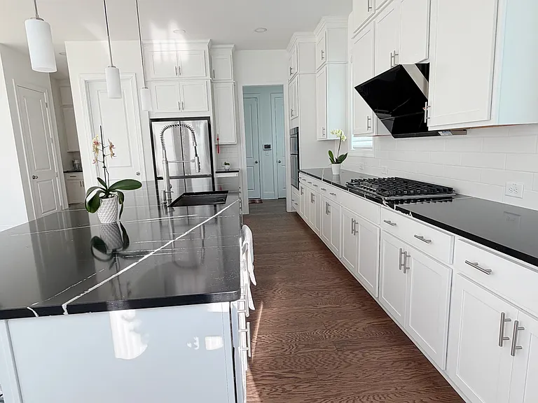 6950 Pond View Dr #1 — Photo 5