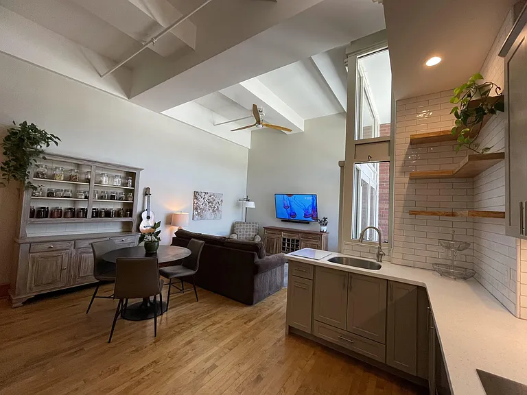 59C College St #407 — Photo 9
