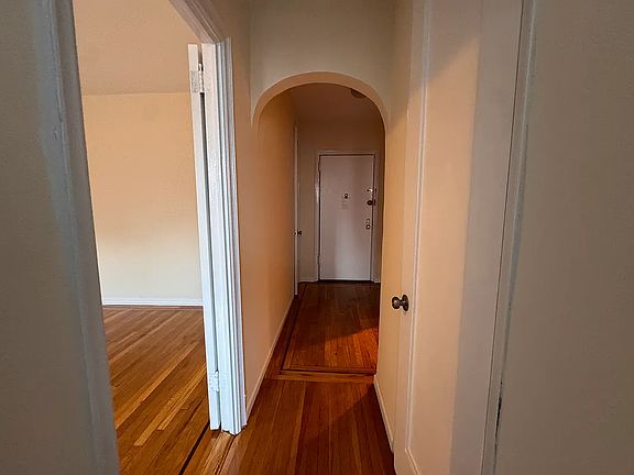 4th image of 41-41 41st St #A4e