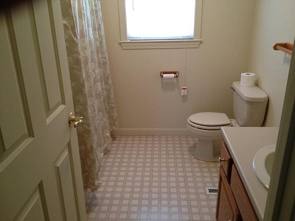 5th image of 343 Foundry St #1