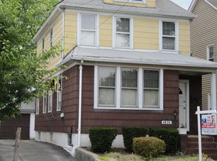 4820 207th St, Oakland Gardens, NY 11364