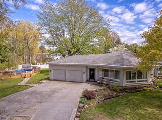 1006 Apple Orchard Ln, Amherst, OH 44001