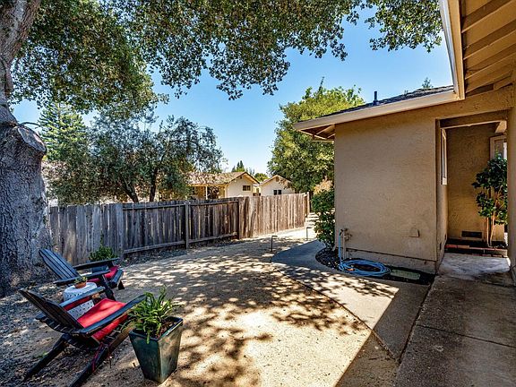 4th image of 2668 Hidden Valley Lane