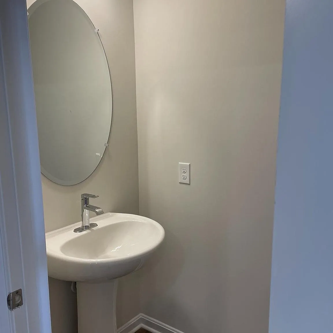 3 bed, 3.5 bath, 2192 sqft, $3,150 — Photo 4