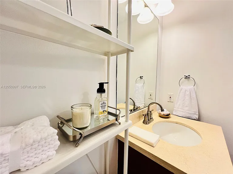 79 SW 12th St #1510 — Photo 33