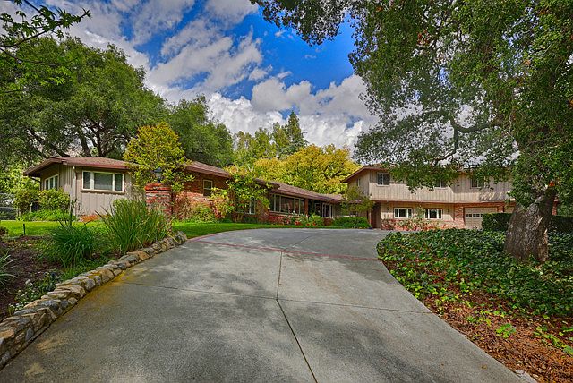 1st image of 4768 Rosebank Dr