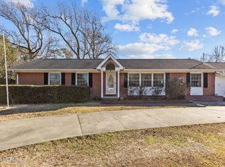 3713 Country Club Rd, Morehead City, NC 28557