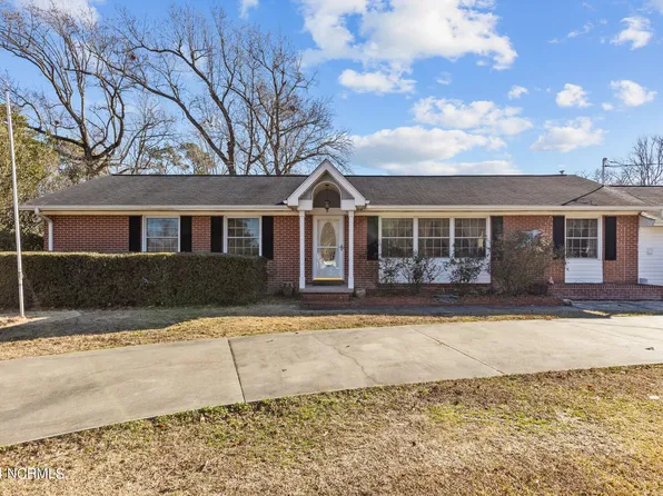3713 Country Club Road, Morehead City, NC 28557
