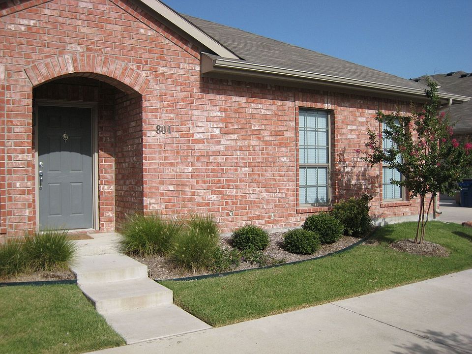 2BR 2 full bath Corner Unit