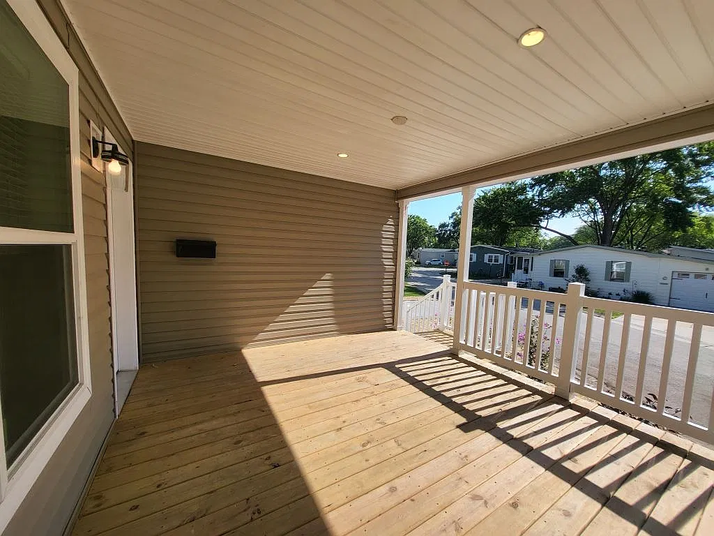 2 bed, 2.0 bath, 1248 sqft, $1,900 — Photo 3