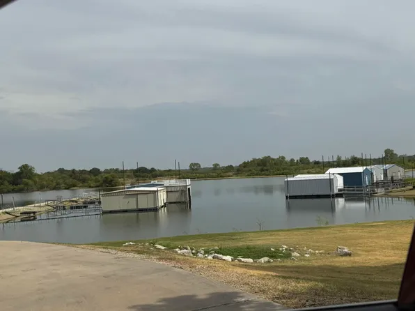 528 Marcus Dr, Lewisville, TX 75057