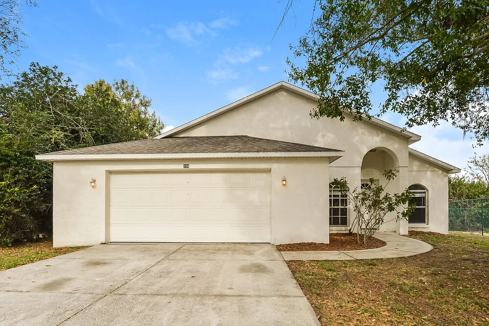 3 bed, 2.0 bath, 1824 sqft, $1,880 — Photo 1
