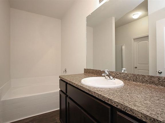 5th image of 10507 Pine Landing Dr