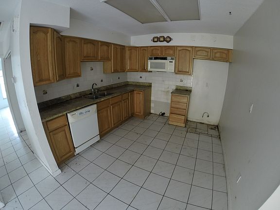 5th image of 10549 Parkcrest Dr