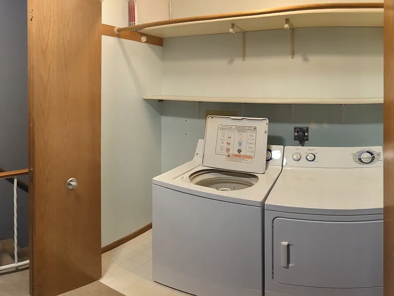 4041 Meadowlark Curv — Photo 16