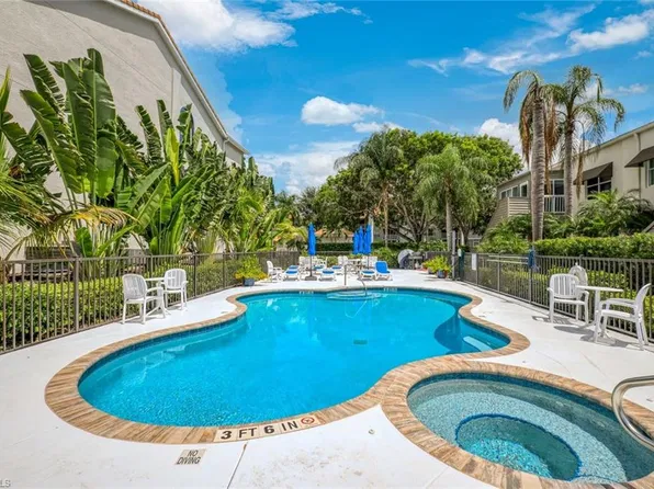 520 Club Side Dr #4, Naples, FL 34110