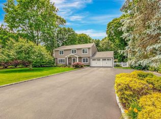 108 Hobson Ave, Saint James, NY 11780