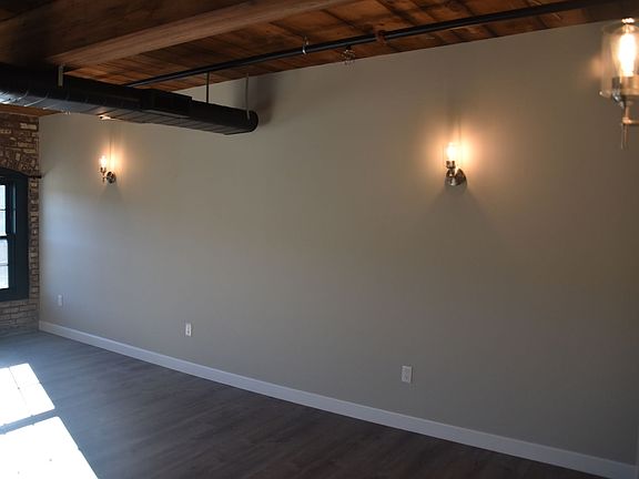 4th image of 4 Bay Rd #306