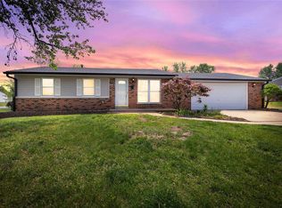 508 Mona Dr, O'Fallon, MO 63366