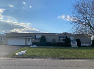 6344 Kims Dr, Victor, NY 14564