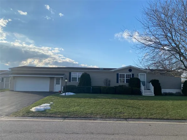 6344 Kims Dr, Victor, NY 14564