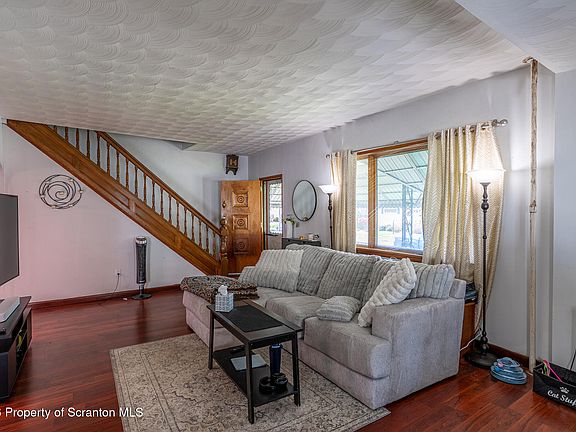 4th image of 2516 Boulevard Ave