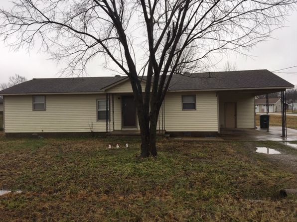 109 White Oak St