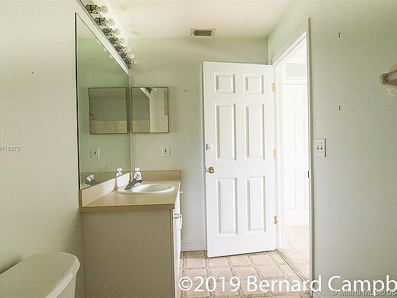 3rd image of 365 Clairidge Cir