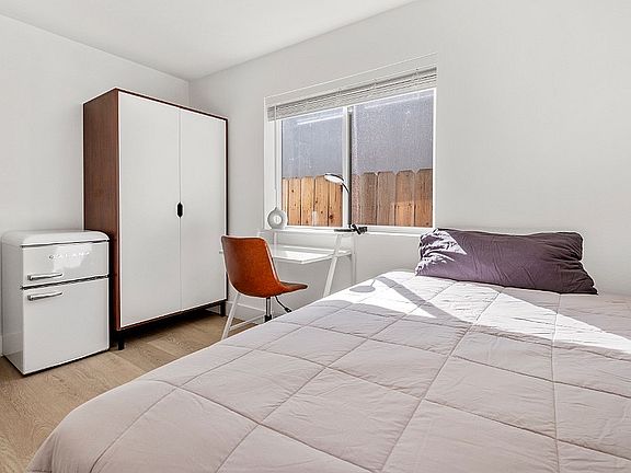 2nd image of 2620 Regent St #262-10632