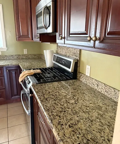 2724 Argyll Ave — Photo 5