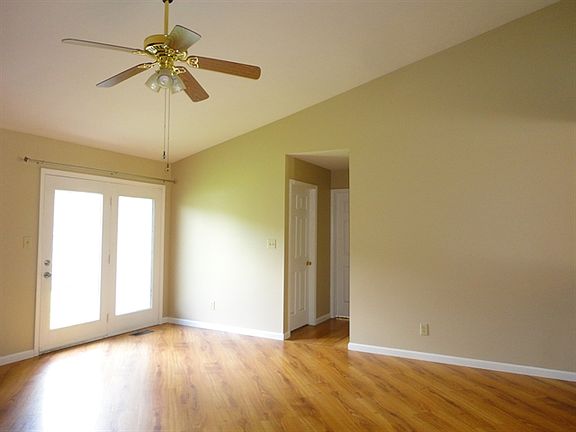 3rd image of 6635 Chipping Ct