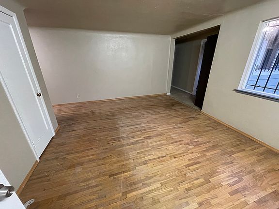 2nd image of 4405 S Myrtle St