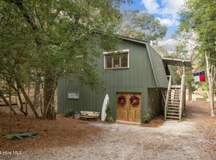 141 Beechwood Dr, Pine Knoll Shores, NC 28512