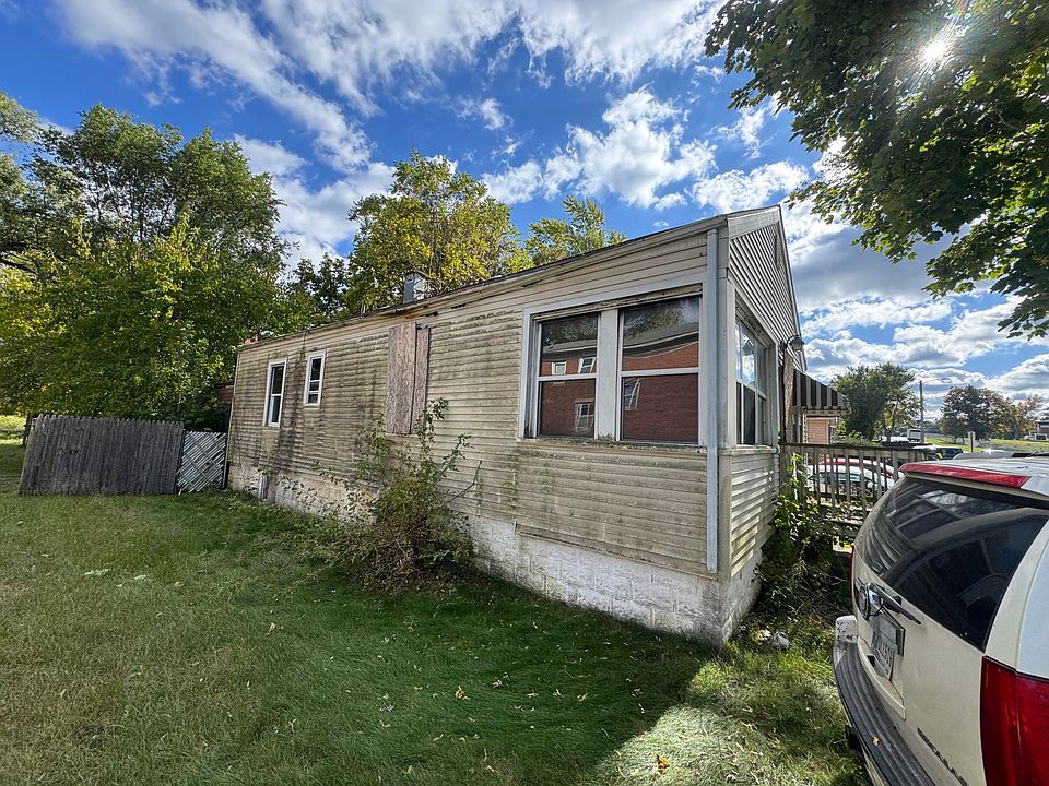 2nd image of 4317 Harrison St