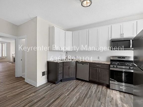 3rd image of 2918 Sidney St