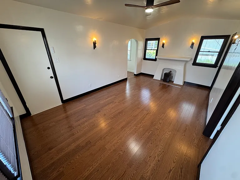 1117 Mira Mar Ave #1117 — Photo 2