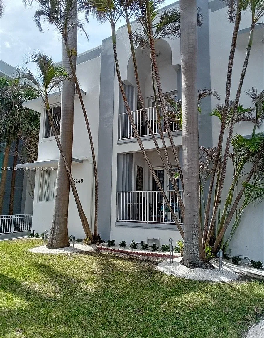 Sunset Condo — Photo 2