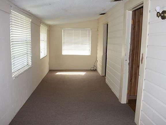 5th image of 104 Lincoln Blvd