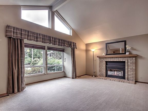 3rd image of 22213 NE 12th Pl