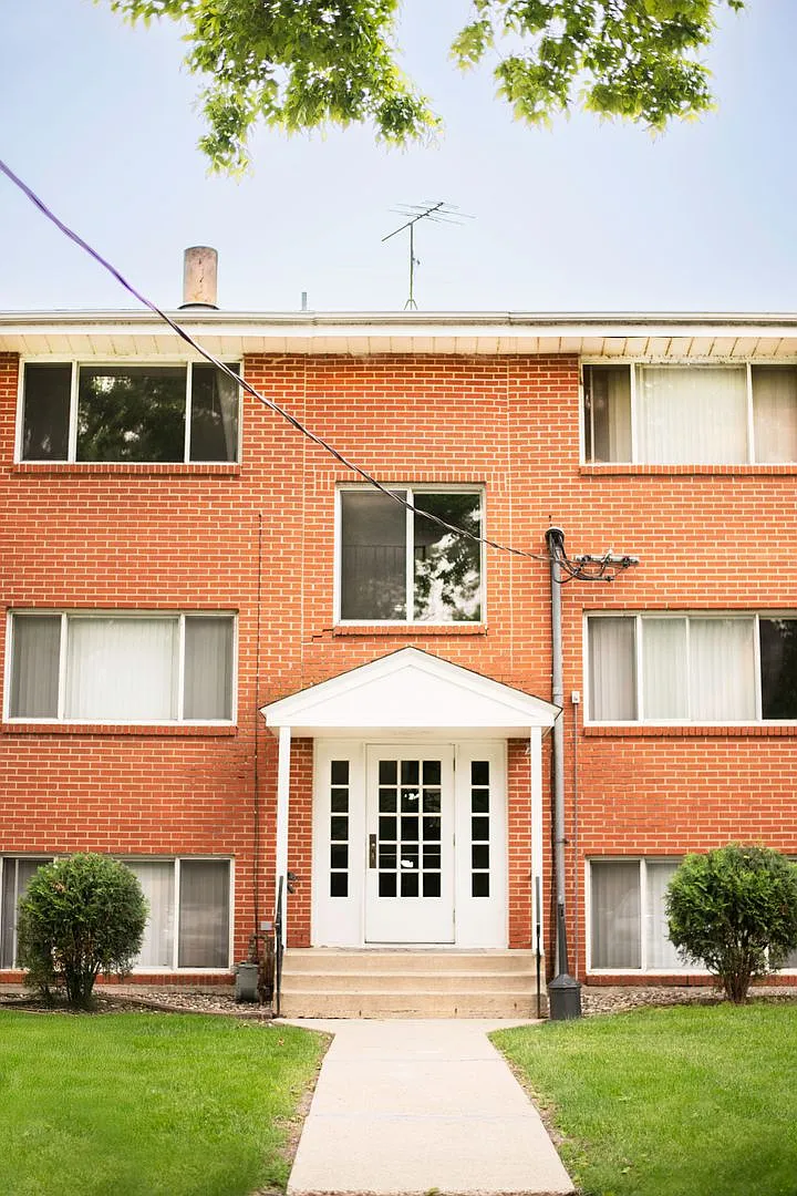 Elm Apartments — Photo 3
