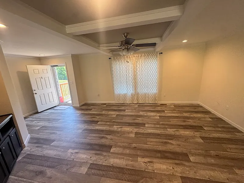 4 bed, 2000 sqft, $3,000 — Photo 3