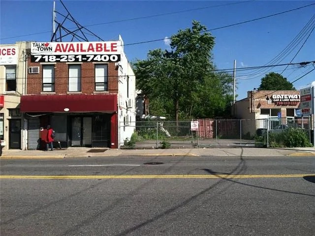 4022 Avenue U — Photo 1
