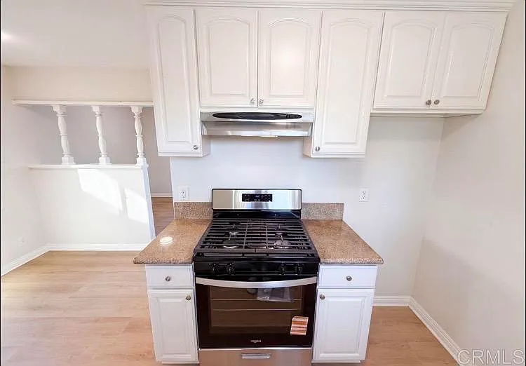 4 bed, 2.0 bath, 111 sqft, $2,000 — Photo 3